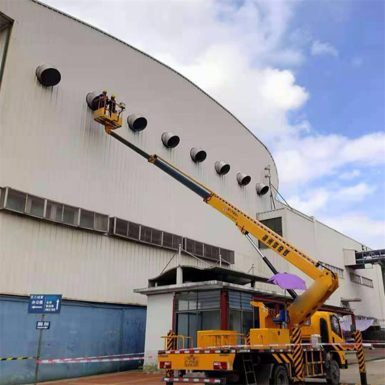 坦洲镇高空作业车出租服务：专业广告牌安装解决方案